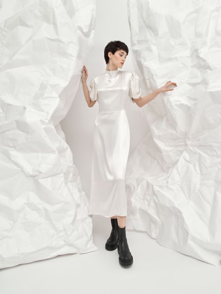 viscose dress with open back and flashlight sleeves - milk, XL