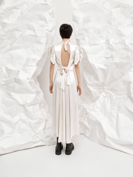 viscose dress with open back and flashlight sleeves - milk, XL
