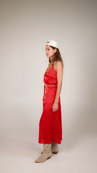 dress with an open back and a decorative belt - red, One Size